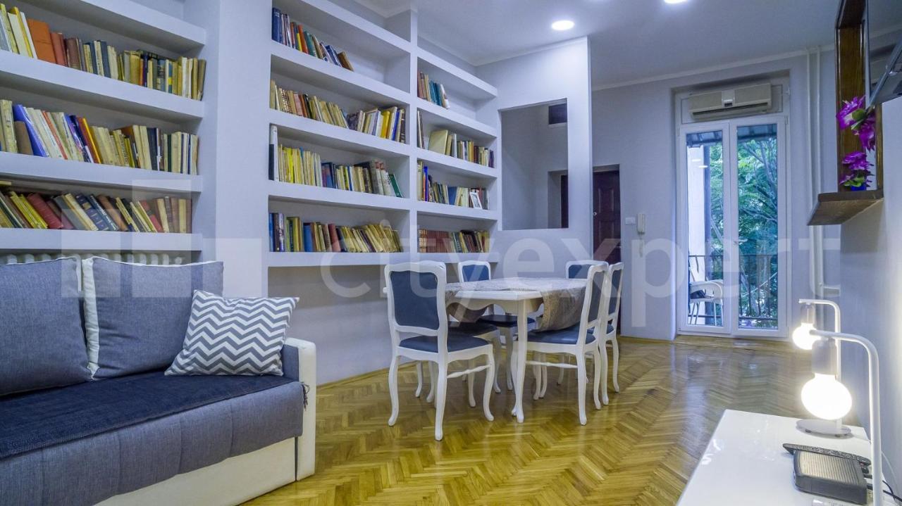 Downtown Apartment In Walk Zone With 3 Bedrooms And Garage ノヴィ・サド エクステリア 写真